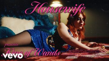 Housewife – King of Wands