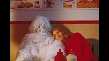 Hannah Georgas – Fake Happy