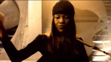 Total – Kissin’ You