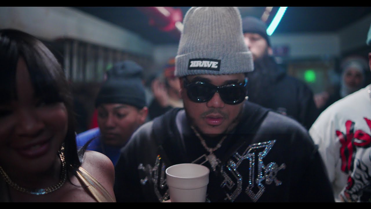 TIVI GUNZ – FRENAME EN EL PARTY SIN PANTY