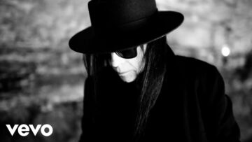 Mick Mars – Undone