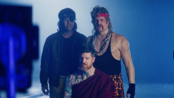 Fall Out Boy – Hold Me Like A Grudge