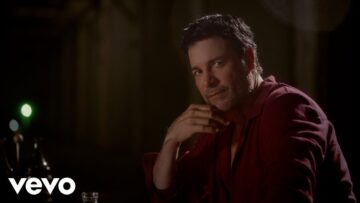 Chayanne – Necesito Un Segundo