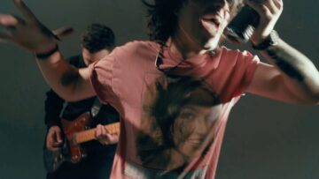 Loveless – Drag Me Down