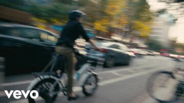 Wiseboy Jeremy, Kirti Pandey – Pedal tha Ave