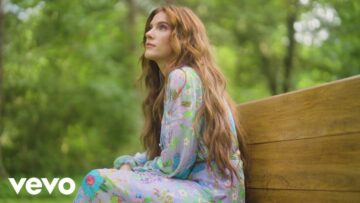 Riley Clemmons – Loved By You