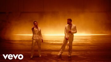 Ricky Martin, Christian Nodal – Fuego de Noche, Nieve de Día