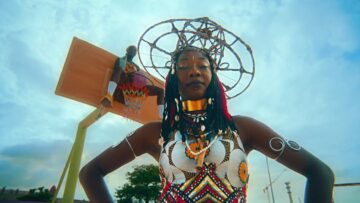 Fatoumata Diawara ft Damon Albarn – Nsera