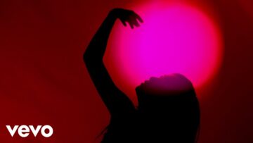 Sarah Kinsley – Black Horse