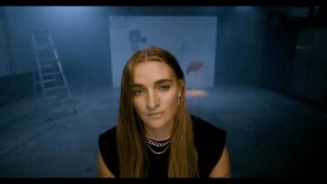 G Flip – Waste Of Space