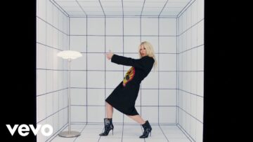 Ellie Goulding – Easy Lover