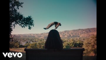 d4vd – Notes From A Wrist