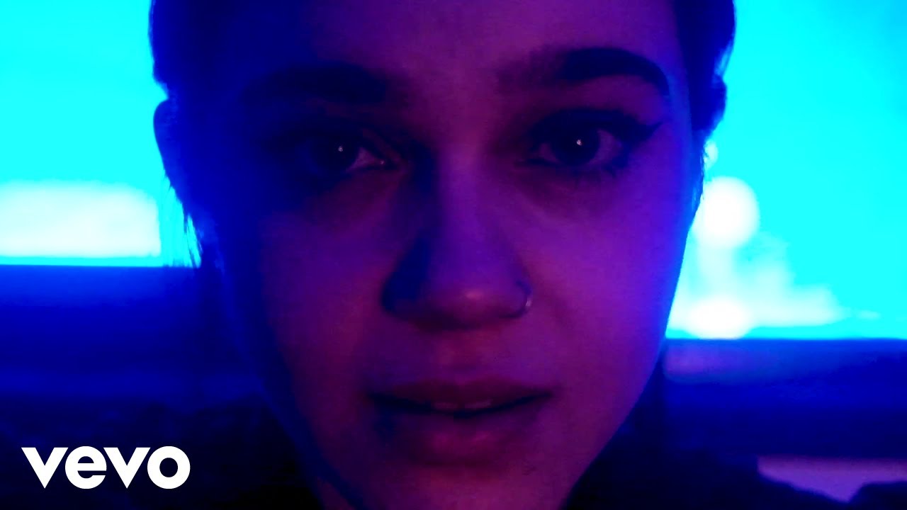 Juliana Madrid – Let The Light In