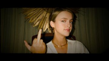 Alicia Moffet – Lullaby