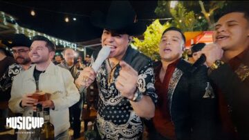 Grupo Firme – La Arrolladora Banda el Limón