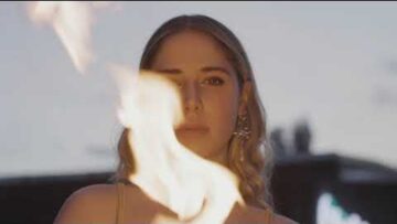 Milou Moon – – On Reflection