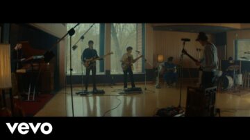 Hippo Campus – Everything At Once