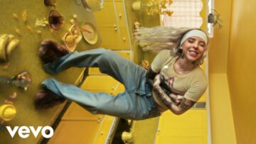 Young Miko – princess peach