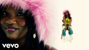 Chanel Loren – Ring Ring