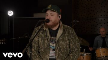 Luke Combs – Huntin’ By Yourself