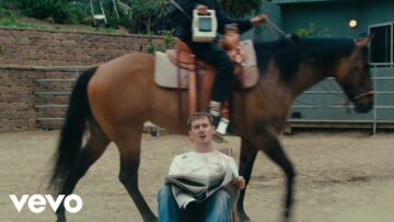 Militarie Gun – Thought You Were Waving