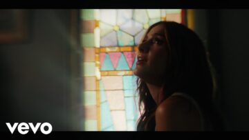 Riley Clemmons – Jesus Cries