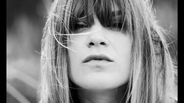 BLACK MIRRORS – Moonstone