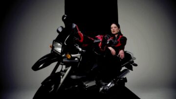 Maan – Vermomd Entree