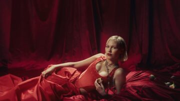 Grace VanderWaal – What’s Left Of Me