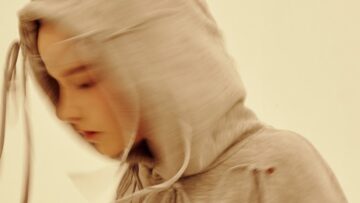 Ela Minus – BROKEN