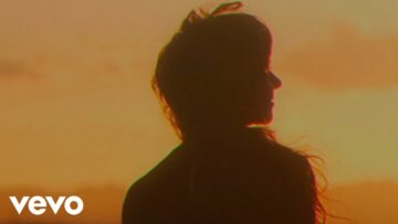 Little Moon – messy love