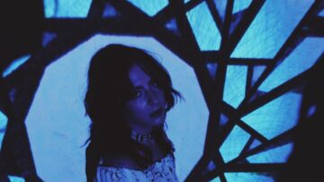 Crimson Caravan – Kaleidoscopic Woman