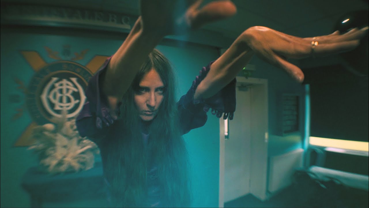 Penelope Trappes – Red Dove