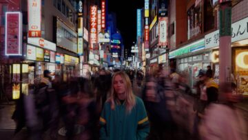 Carlie Hanson – covering faces