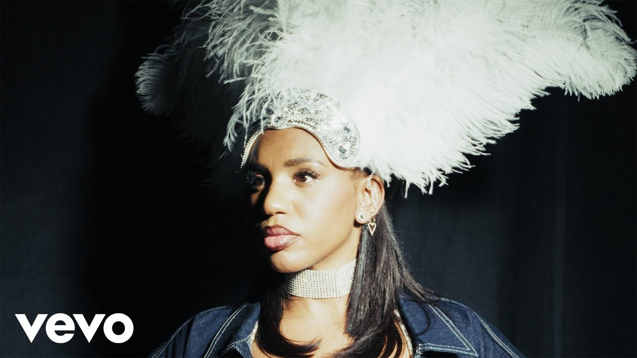 Yaya Bey – merlot and grigio (feat. Father Philis)