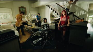 Rocket – Wide Awake