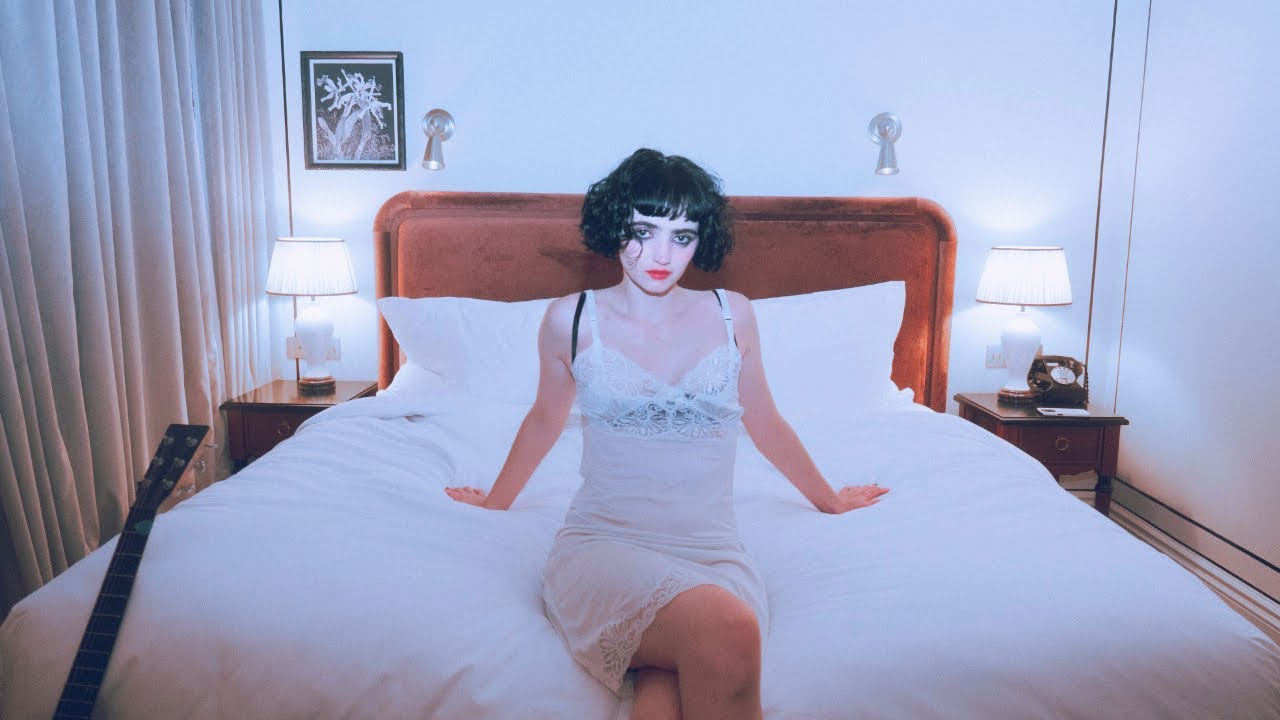 Sir Chloe – Eyes