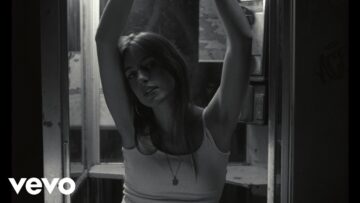 Elle Coves – Hit Me Where It Hurts