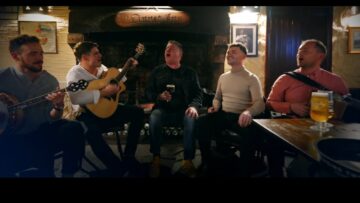 Closing Time – The Tumbling Paddies