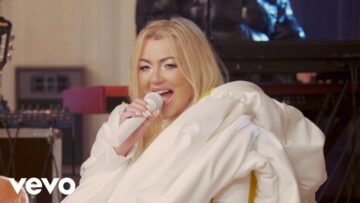 La Oreja de Van Gogh – Todos Estamos Bailando La Misma Canción