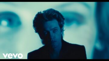 Brigitte Calls Me Baby – Slumber Party