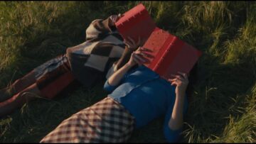 Courtney Barnett – Site Unseen ft. Waxahatchee