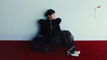 Daniela Andrade – i see red