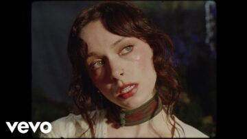 Holly Humberstone – Cruel World