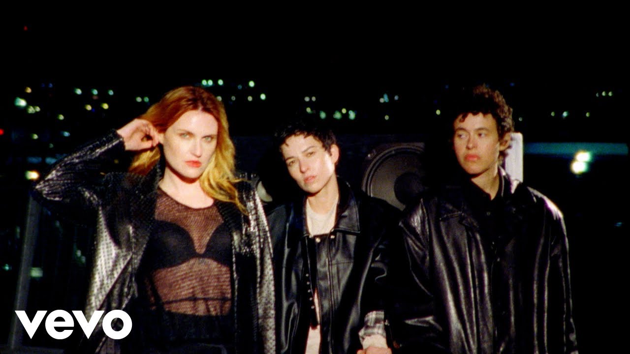 MUNA – So What