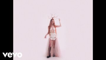 Vera Blue – Go Lucky