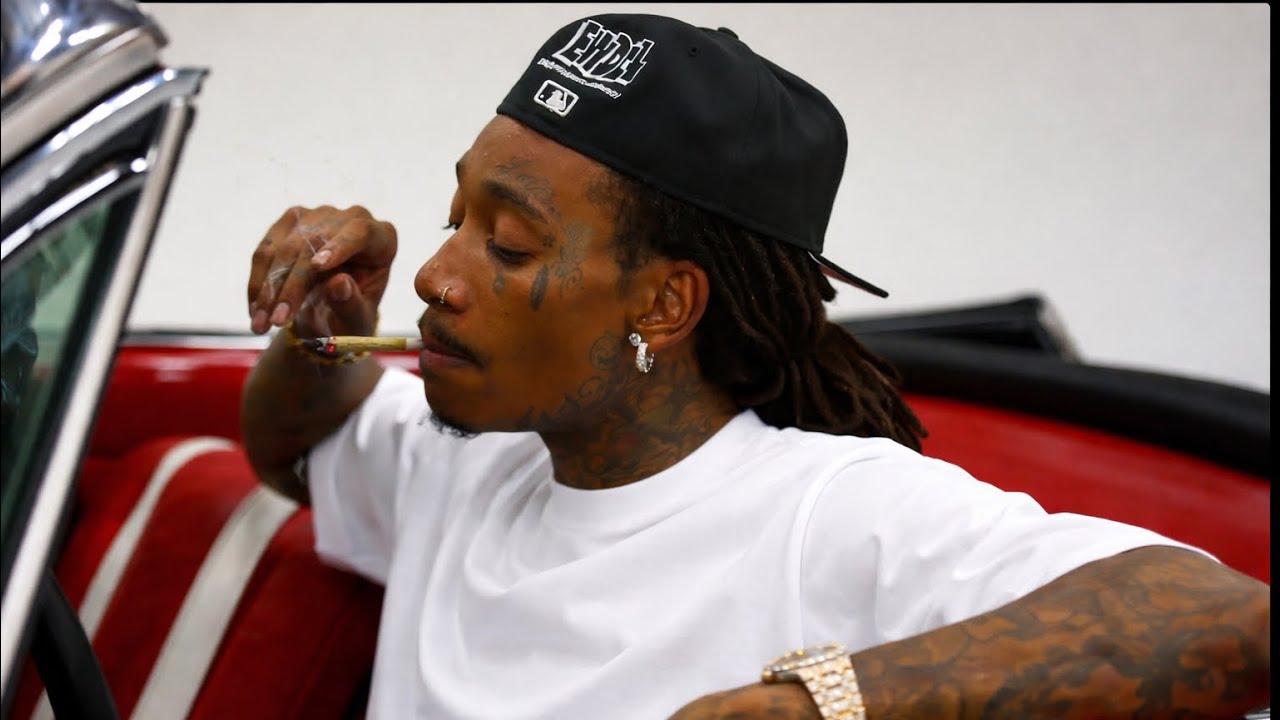 Wiz Khalifa – Love To Smoke
