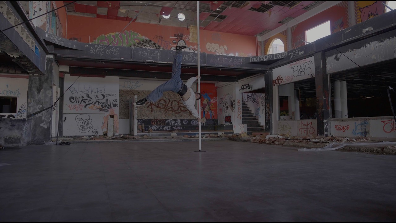 Kaitlyn Aurelia Smith – RUIN