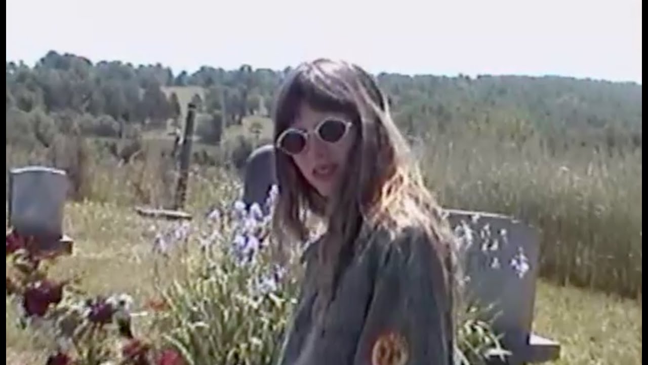 Lael Neale – Let Me Live By the Side of the Road
