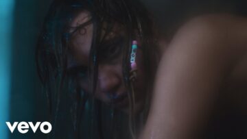Suki Waterhouse – When I Get Drunk (I Want You Boy)